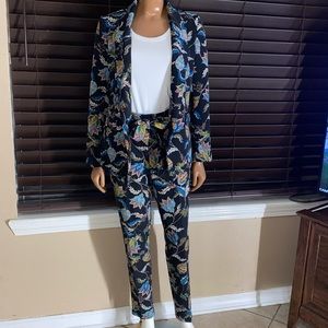 New York and company women suit with belt size small